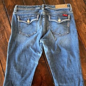 SEVEN Capris Sz 8p Rolled Cuffs 5 Pockets Distressed Wash Bit of Stretch Jeans